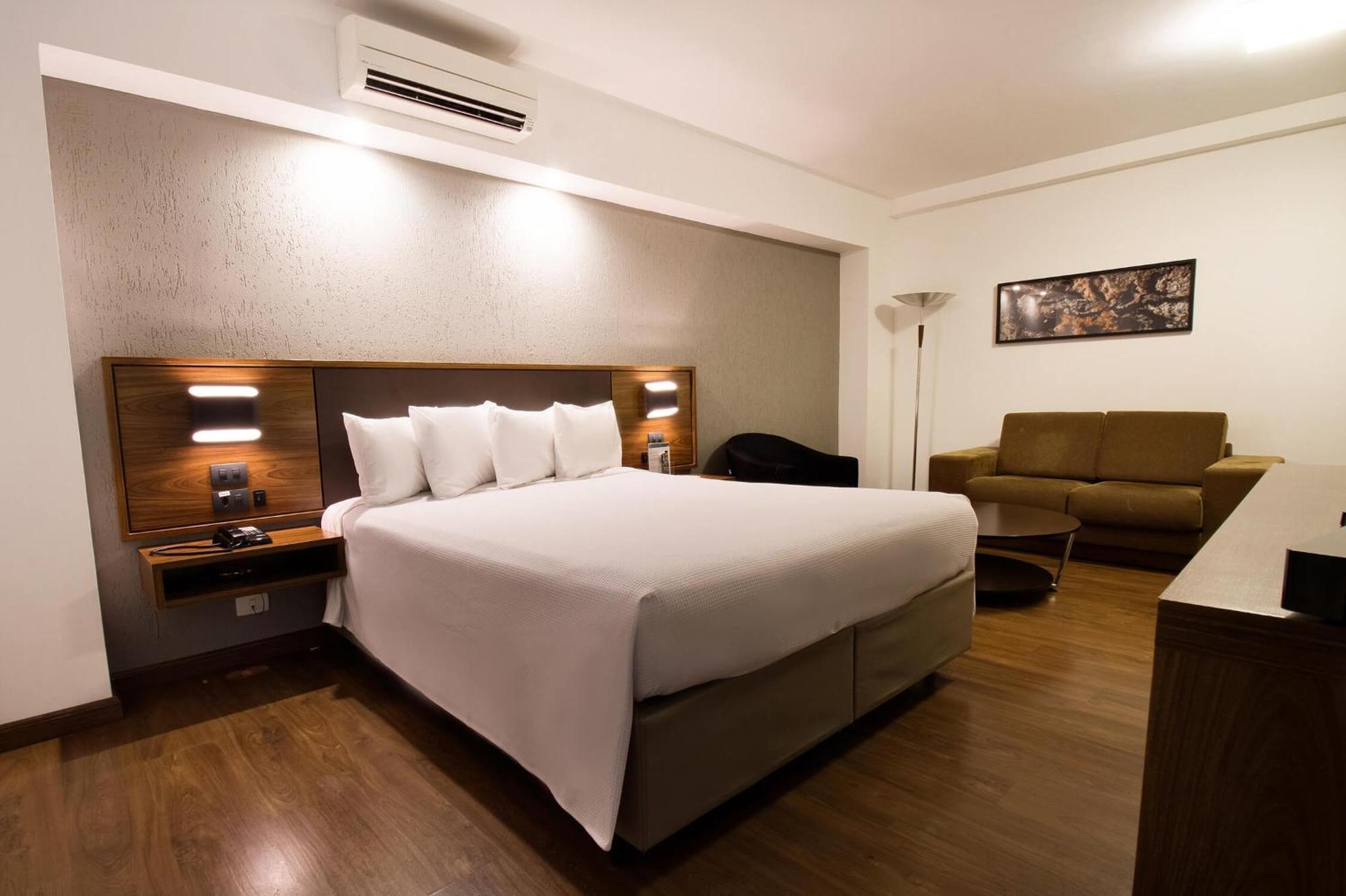Hotel Deville Curitiba Exterior photo