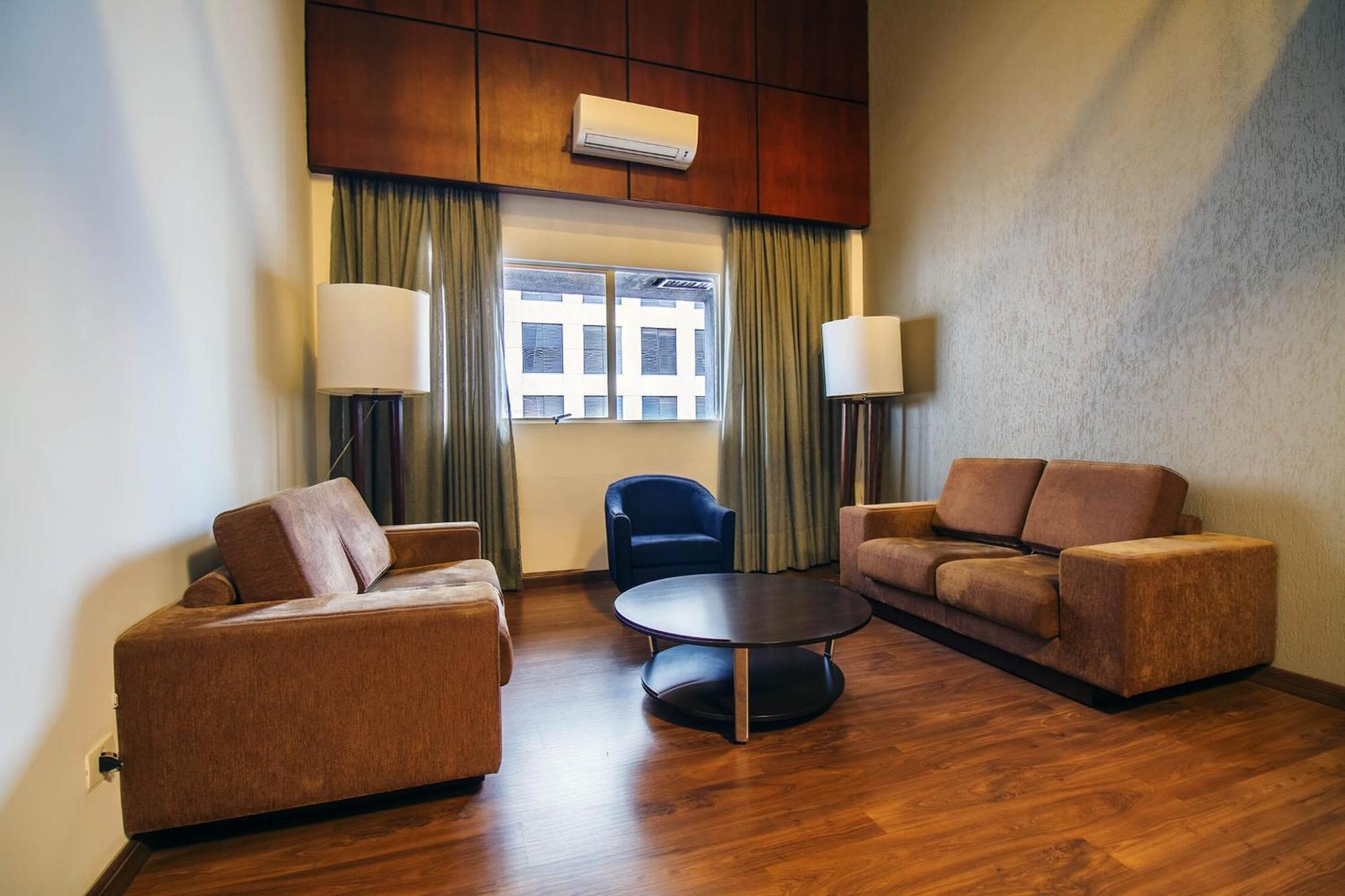 Hotel Deville Curitiba Exterior photo