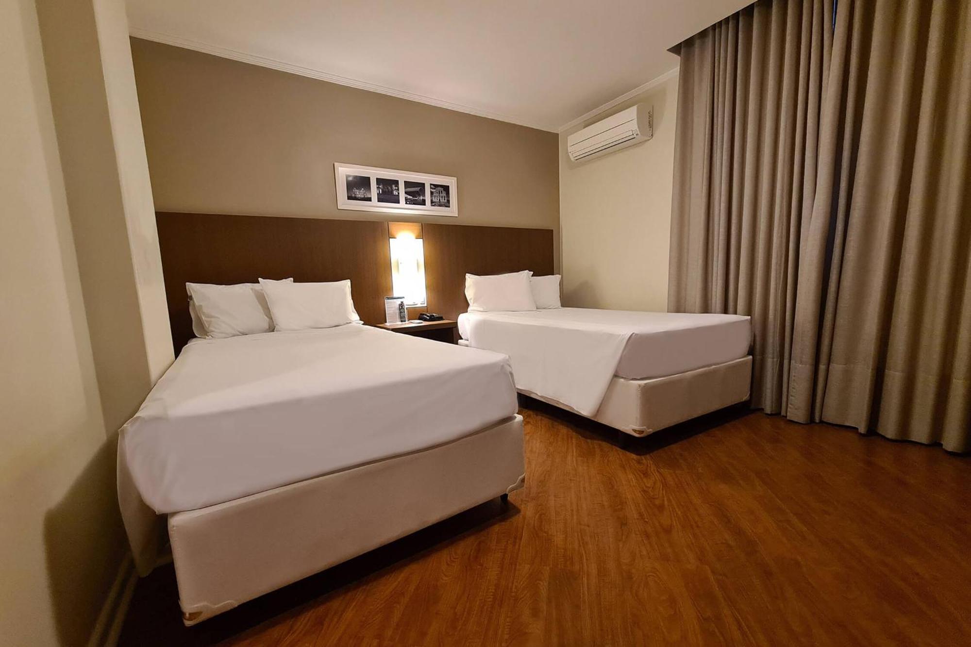 Hotel Deville Curitiba Exterior photo