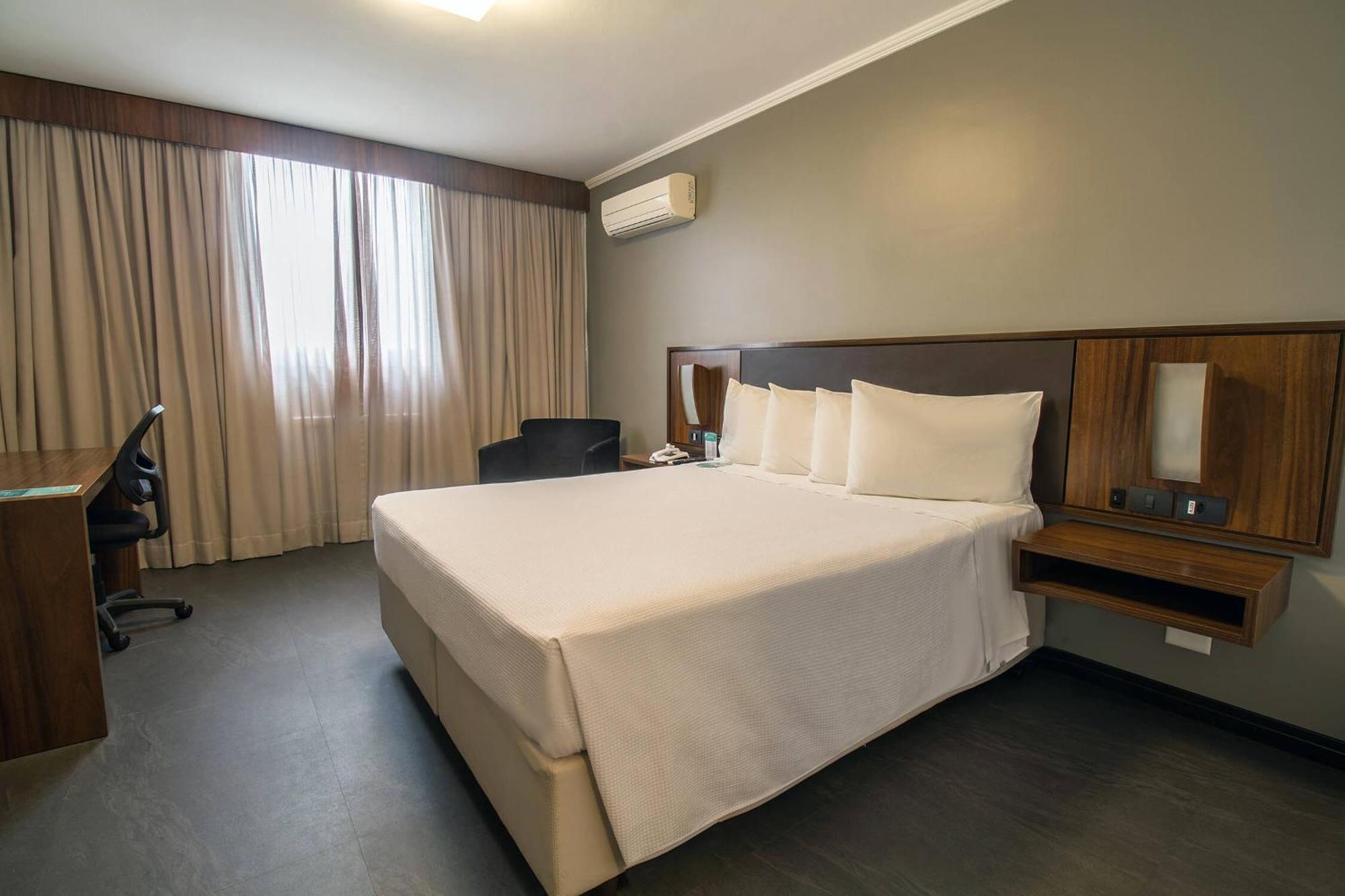 Hotel Deville Curitiba Exterior photo